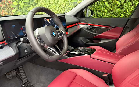 BMW 5 серия, 2025 год, 5 490 000 рублей, 12 фотография