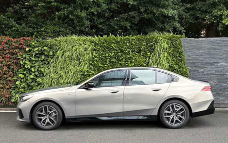 BMW 5 серия, 2025 год, 5 490 000 рублей, 3 фотография