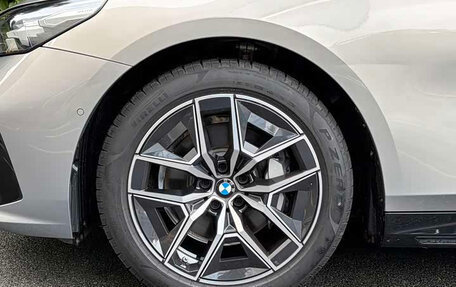 BMW 5 серия, 2025 год, 5 490 000 рублей, 14 фотография