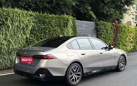 BMW 5 серия, 2025 год, 5 490 000 рублей, 5 фотография