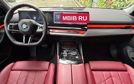BMW 5 серия, 2025 год, 5 490 000 рублей, 11 фотография