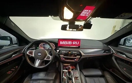 BMW 5 серия, 2023 год, 3 880 000 рублей, 4 фотография