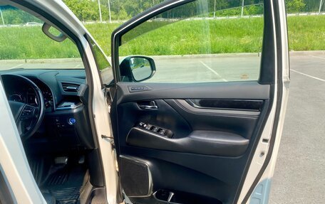 Toyota Alphard III, 2018 год, 4 650 000 рублей, 8 фотография