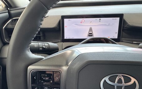 Toyota RAV4, 2026 год, 4 450 000 рублей, 24 фотография
