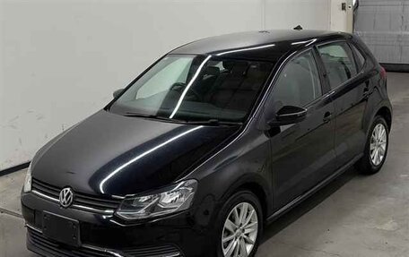 Volkswagen Polo VI (EU Market), 2016 год, 860 000 рублей, 2 фотография