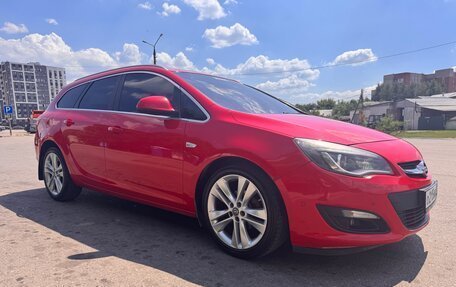 Opel Astra J, 2011 год, 1 290 000 рублей, 3 фотография