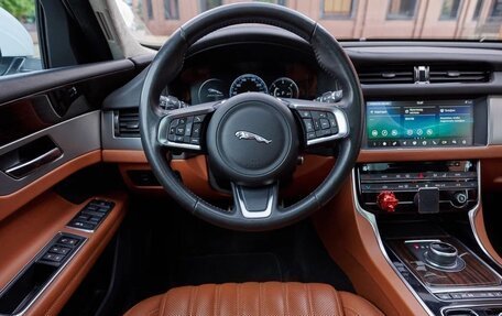 Jaguar XF II, 2020 год, 2 750 000 рублей, 19 фотография