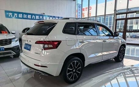 Skoda Karoq I, 2022 год, 1 880 000 рублей, 6 фотография