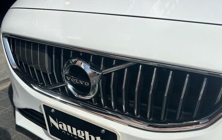 Volvo V40 II рестайлинг, 2019 год, 940 000 рублей, 7 фотография