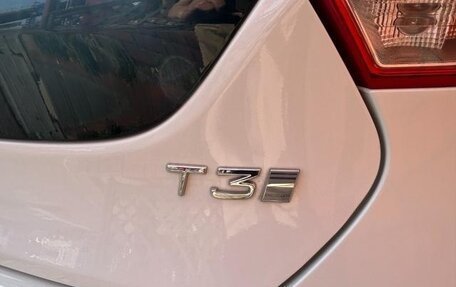 Volvo V40 II рестайлинг, 2019 год, 940 000 рублей, 21 фотография