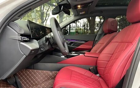 BMW 5 серия, 2025 год, 4 290 000 рублей, 7 фотография