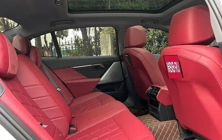 BMW 5 серия, 2025 год, 4 290 000 рублей, 10 фотография