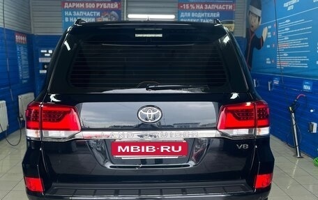 Toyota Land Cruiser 200, 2015 год, 5 490 000 рублей, 2 фотография
