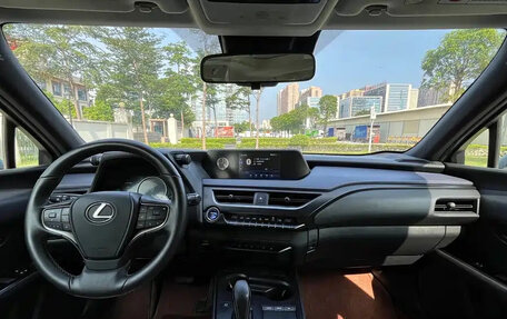 Lexus UX I, 2022 год, 1 920 888 рублей, 12 фотография