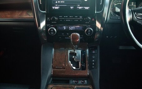 Toyota Alphard III, 2017 год, 3 990 000 рублей, 19 фотография