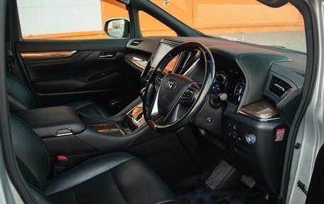 Toyota Alphard III, 2017 год, 3 990 000 рублей, 22 фотография