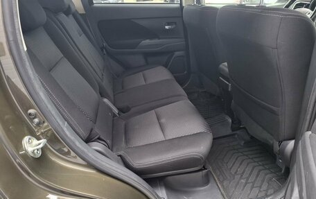 Mitsubishi Outlander III рестайлинг 3, 2018 год, 1 770 000 рублей, 12 фотография