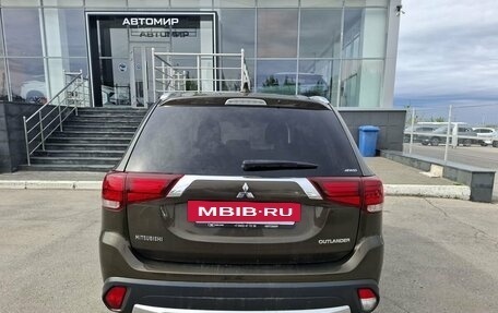 Mitsubishi Outlander III рестайлинг 3, 2018 год, 1 770 000 рублей, 6 фотография