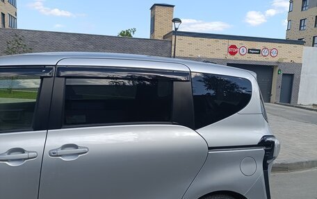 Toyota Sienta II, 2018 год, 1 015 000 рублей, 4 фотография