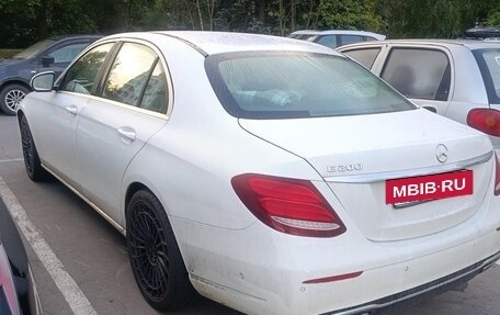 Mercedes-Benz E-Класс, 2016 год, 2 500 000 рублей, 4 фотография