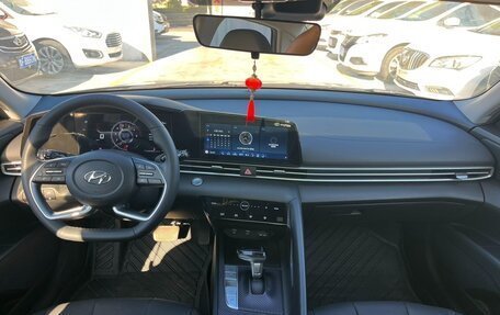 Hyundai Elantra, 2022 год, 1 650 000 рублей, 5 фотография