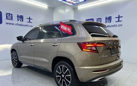 Skoda Karoq I, 2022 год, 2 100 000 рублей, 4 фотография