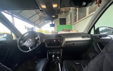 Volkswagen Tiguan II, 2018 год, 2 550 000 рублей, 5 фотография