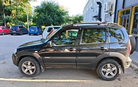Chevrolet Niva I рестайлинг, 2017 год, 750 000 рублей, 2 фотография