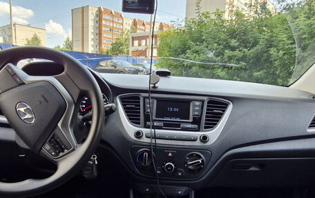 Hyundai Solaris II рестайлинг, 2018 год, 1 389 000 рублей, 8 фотография