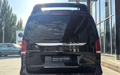 Mercedes-Benz V-Класс, 2022 год, 9 фотография
