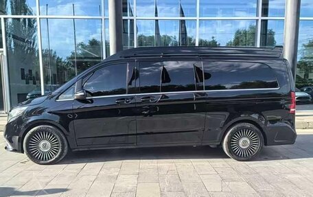 Mercedes-Benz V-Класс, 2022 год, 4 фотография