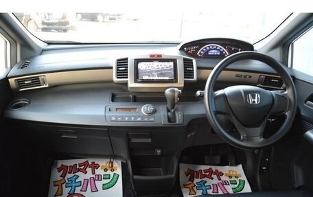 Honda Freed I, 2013 год, 820 000 рублей, 8 фотография