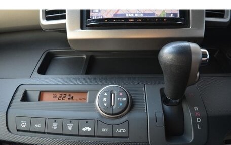 Honda Freed I, 2013 год, 820 000 рублей, 15 фотография