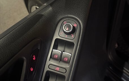 Volkswagen Golf GTI VII, 2010 год, 21 фотография