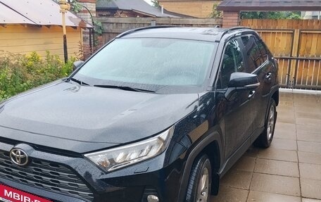 Toyota RAV4, 2020 год, 2 950 000 рублей, 2 фотография