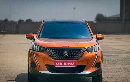 Peugeot 2008 II, 2022 год, 1 190 000 рублей, 2 фотография
