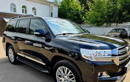Toyota Land Cruiser 200, 2018 год, 7 600 000 рублей, 1 фотография