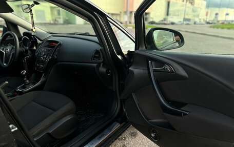 Opel Astra J, 2011 год, 599 000 рублей, 18 фотография