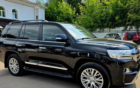 Toyota Land Cruiser 200, 2018 год, 7 600 000 рублей, 4 фотография