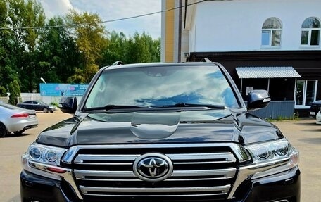 Toyota Land Cruiser 200, 2018 год, 7 600 000 рублей, 3 фотография