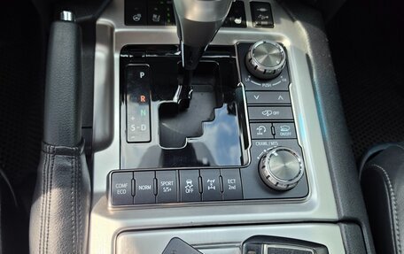 Toyota Land Cruiser 200, 2018 год, 7 600 000 рублей, 16 фотография