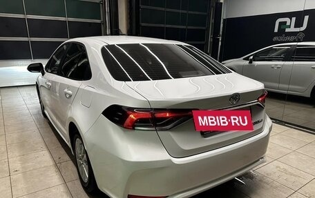 Toyota Corolla, 2021 год, 2 200 000 рублей, 4 фотография