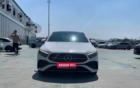 Mercedes-Benz A-Класс, 2023 год, 1 750 285 рублей, 2 фотография