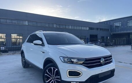 Volkswagen T-Roc I, 2023 год, 1 700 069 рублей, 3 фотография
