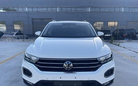Volkswagen T-Roc I, 2023 год, 1 700 069 рублей, 2 фотография