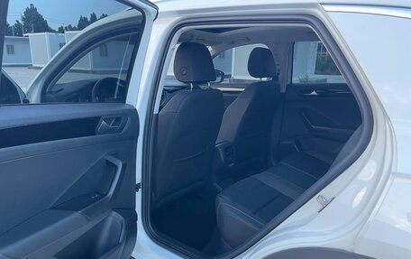 Volkswagen T-Roc I, 2023 год, 1 700 069 рублей, 8 фотография