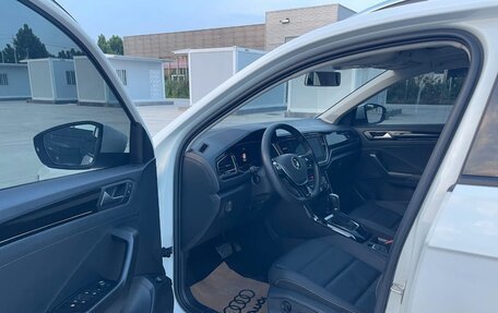 Volkswagen T-Roc I, 2023 год, 1 700 069 рублей, 5 фотография