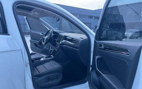 Volkswagen T-Roc I, 2023 год, 1 700 069 рублей, 11 фотография