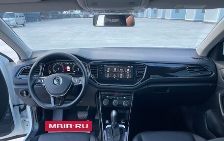 Volkswagen T-Roc I, 2023 год, 1 700 069 рублей, 6 фотография