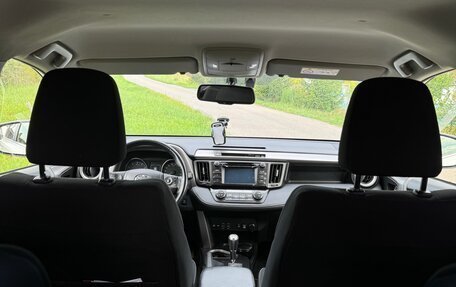 Toyota RAV4, 2015 год, 2 050 000 рублей, 6 фотография